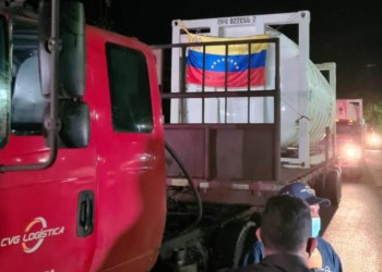 Caminhões com mais de 100 mil m³ de oxigênio da Venezuela chegam a Manaus
